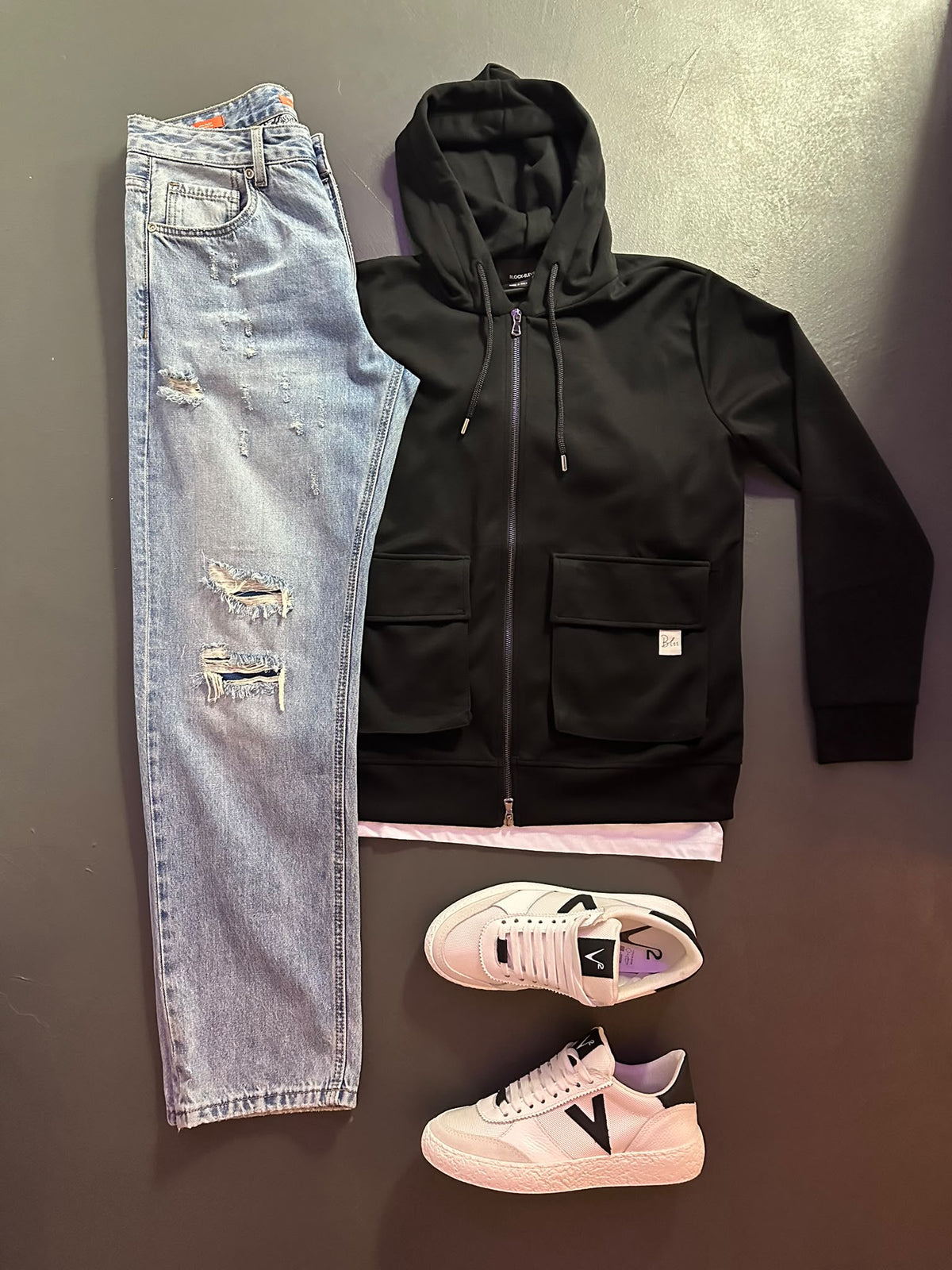 OUTFIT