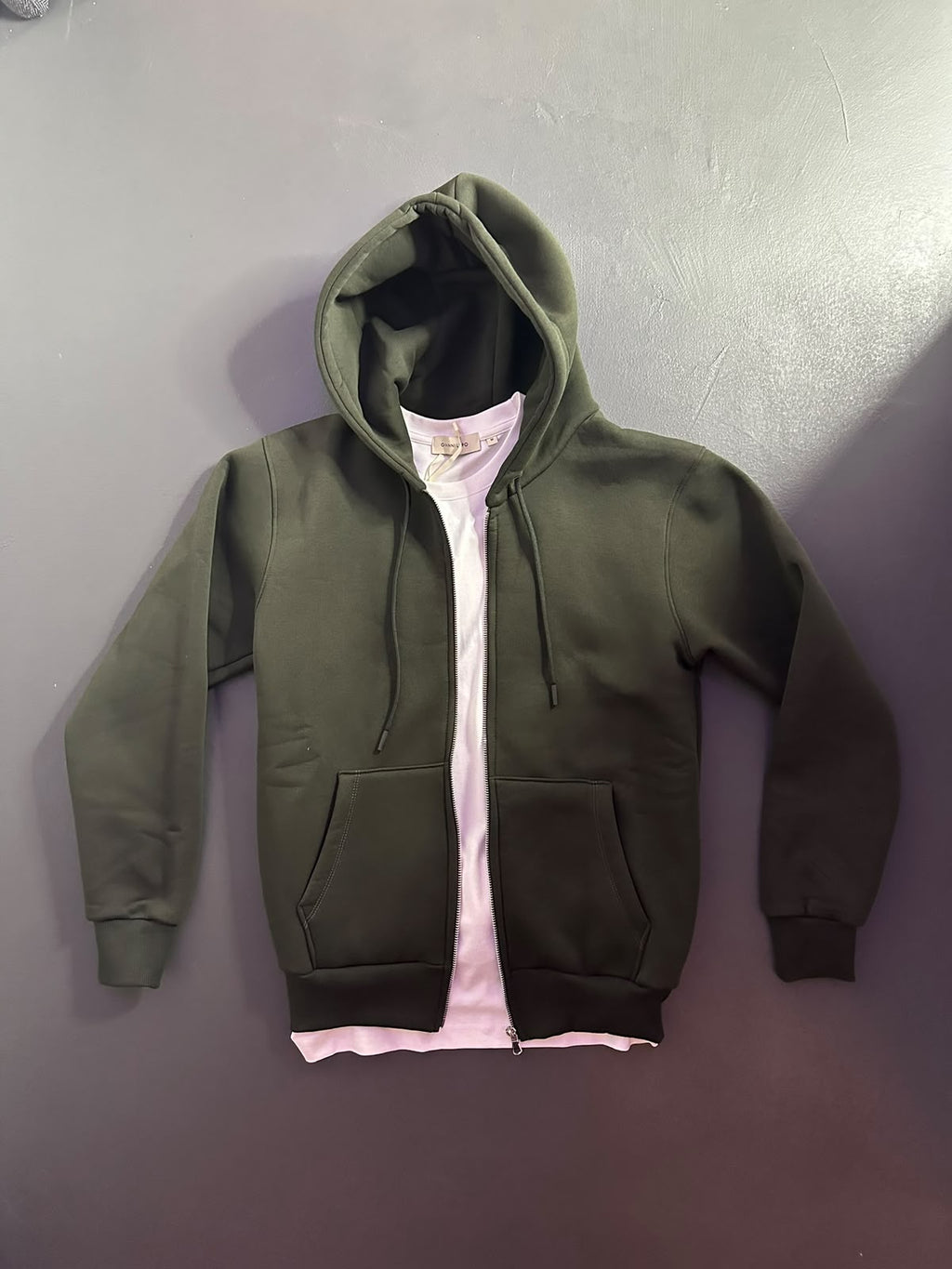FELPA CON CAPPUCCIO E ZIP