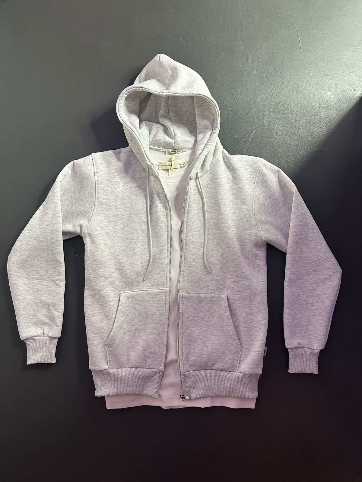 FELPA CON CAPPUCCIO E ZIP